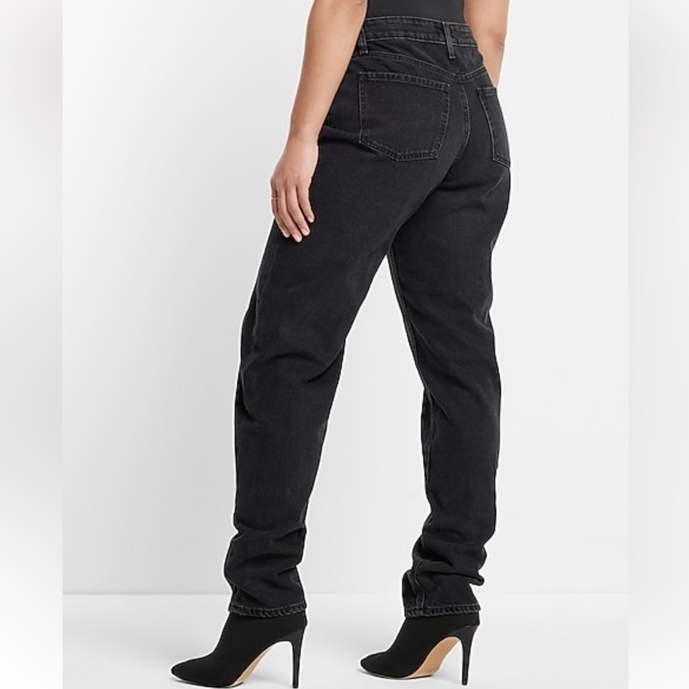 [Express] NWT Mid Rise Washed Black Pleated
Baggy Tapered Jeans - Picture 4 of 8